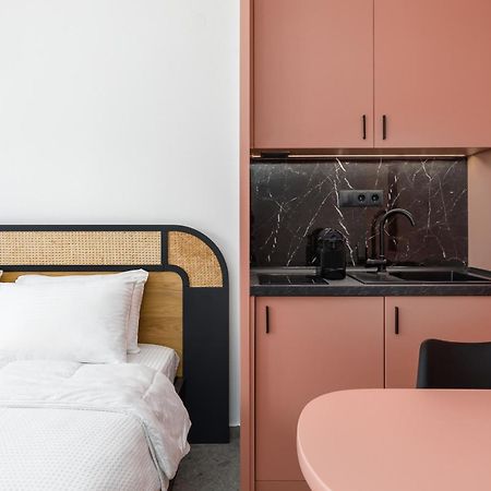 Lorian Suite By Alchemia Parking Thessaloniki Exterior photo